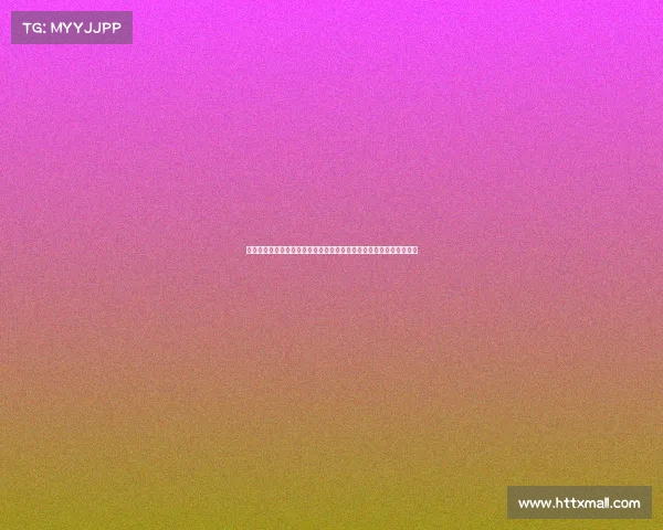 阳光男孩程帅澎近况曝光：黑色穿搭尽显悠闲魅力，生活态度超正能量